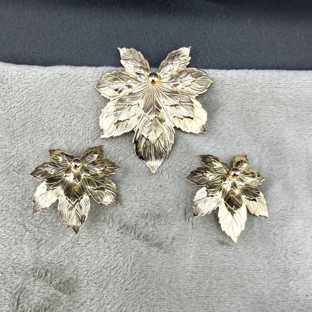 Vintage Estate Brooch Clip On Earrings Set Gold Tone Textured Layered Leaves